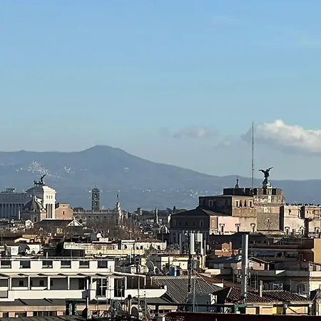 La Vue De Pauline